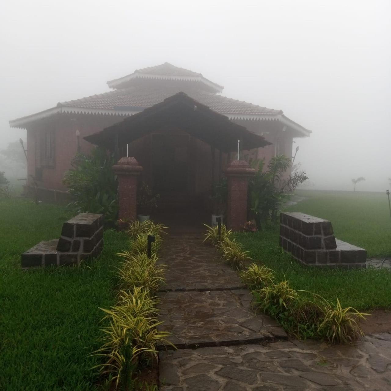 Umbartha Resort Naneghat Ghātghar 외부 사진